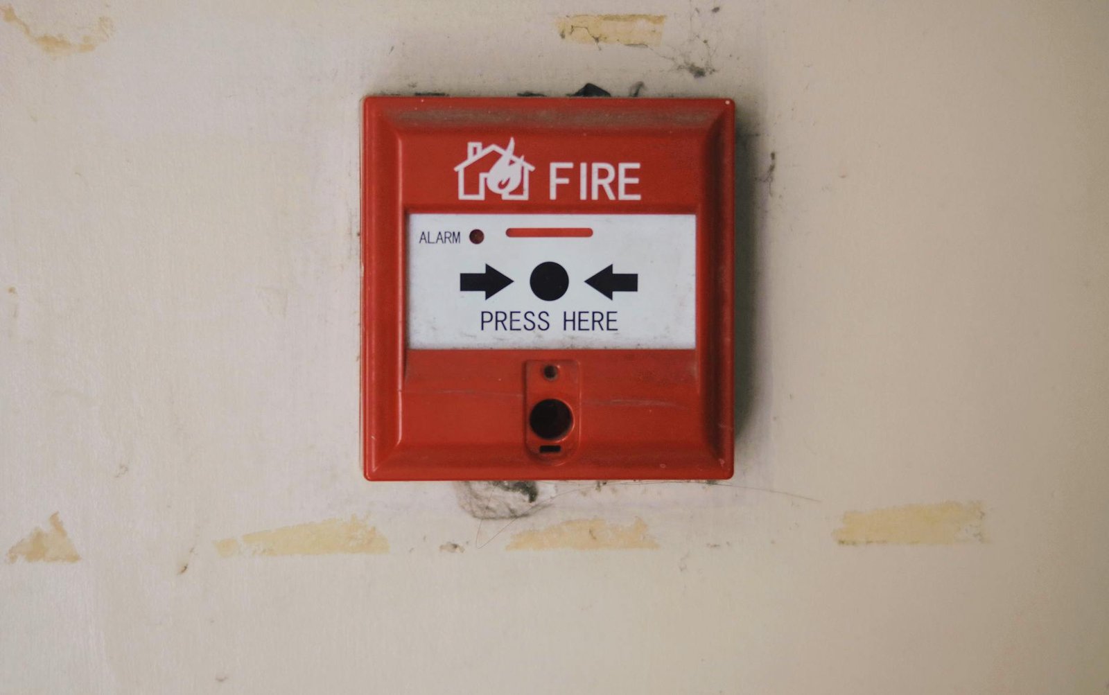 Centrale de systeme de securite incendie SSI en armoire technique